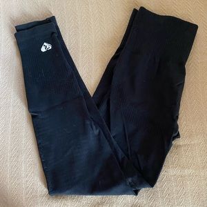 NWOT Women’s Best Seamless Leggings in Black